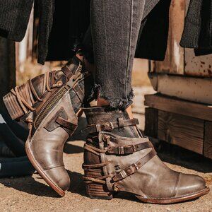 Freebird by Steven CRUE Ankle LEATHER boots - EUC!